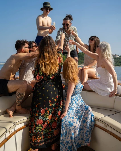 Evento esclusivo in barca: Punta San Vigilio e Garda da Gardone 4